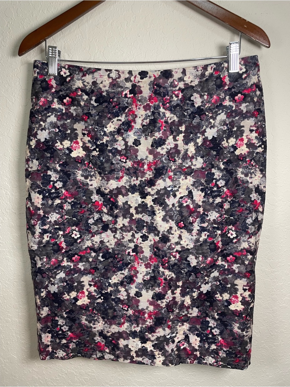 TALBOTS | Floral Watercolor Pencil Skirt - Pink, Black & Cream | 8